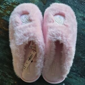 Victoria's Secret Plush Pink Faux-Fur Slip-On Slippers Medium